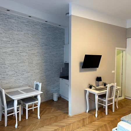 Nice 5 Apartments SJJ Esterno foto